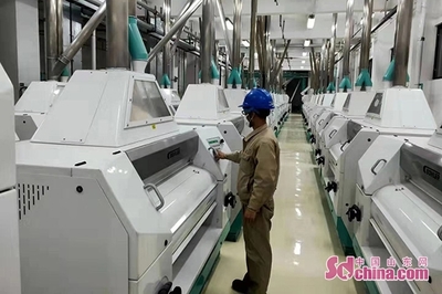 戰疫 濟寧在行動|兗州這家企業6天投放市場2200噸面粉 糧油